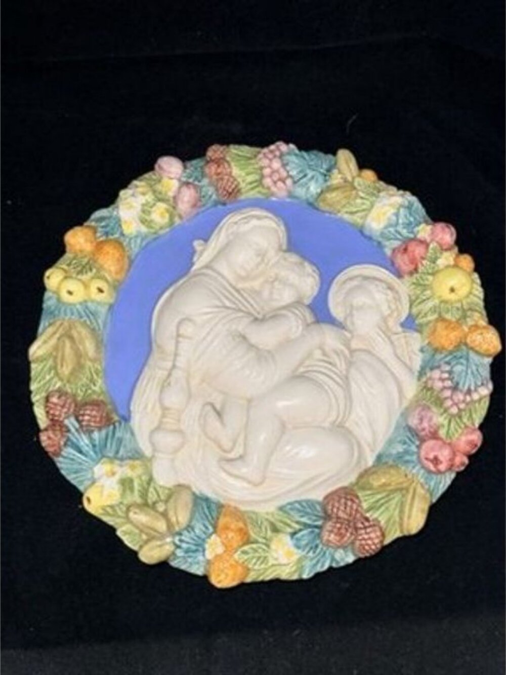 Ernesto Conti Numbered Mary, Joseph And Baby Jesus Fruit Wreath Wall Plaque 9”